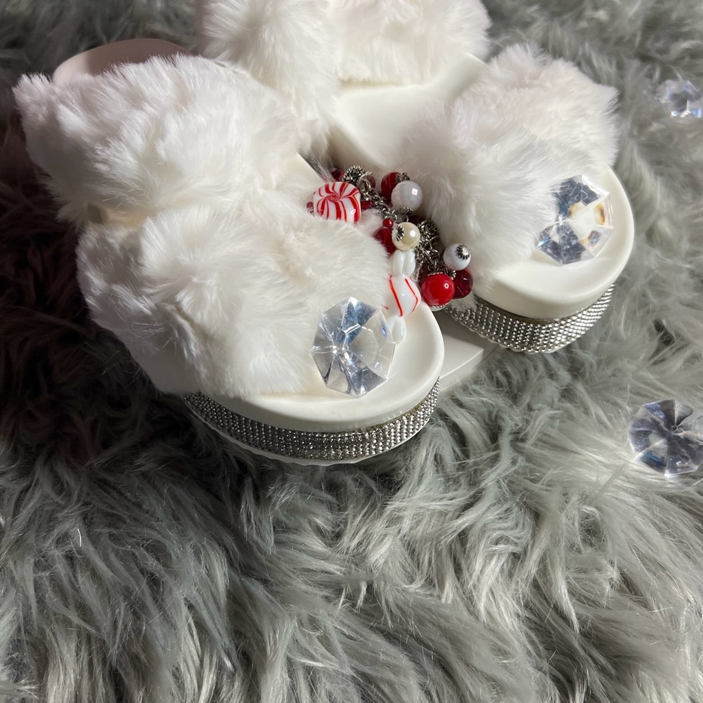 White Faux fur slippers size 7